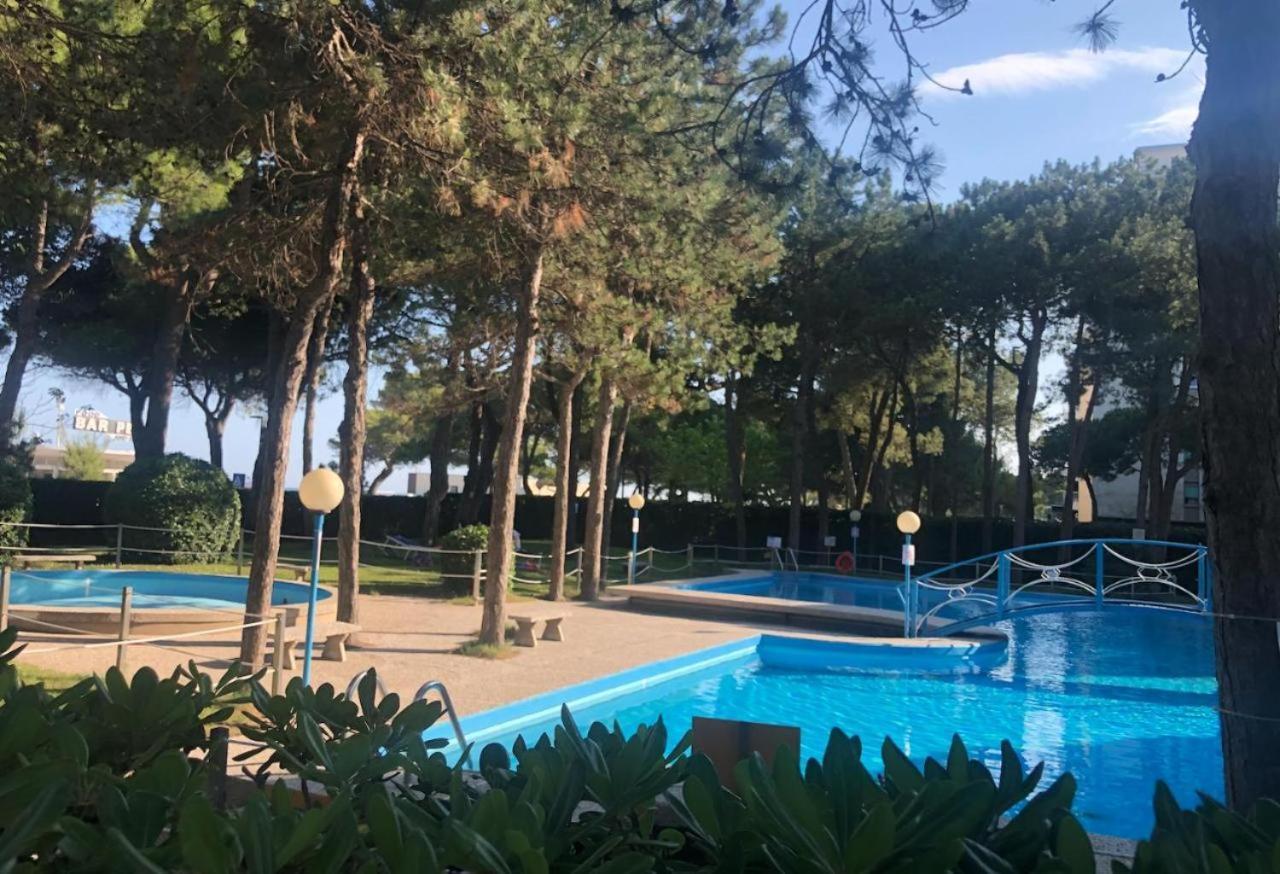 Splendido Attico, Piscina E Vista Mare Apartment Lignano Sabbiadoro Exterior photo